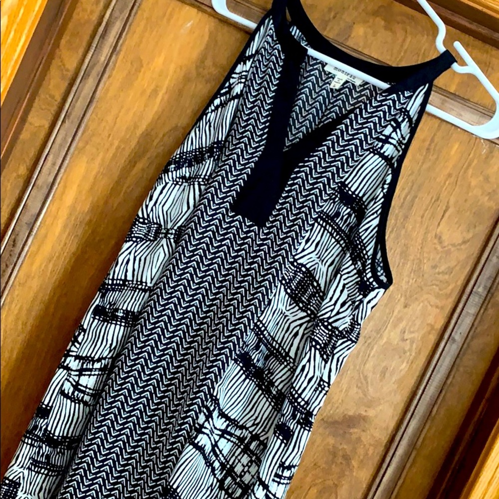 Sleeveless dress
